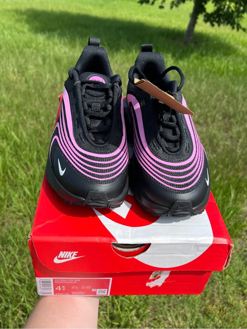 NWT 🔥💖 Nike Air Max Fire Black and Pink Wave-Pattern Athletic Sneakers Size 4.5
